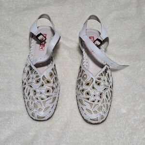 Pikolinos Women's Slingback Sandals Laser Cut Beige/Tan Size EU 39-US 8.5-9 EUC